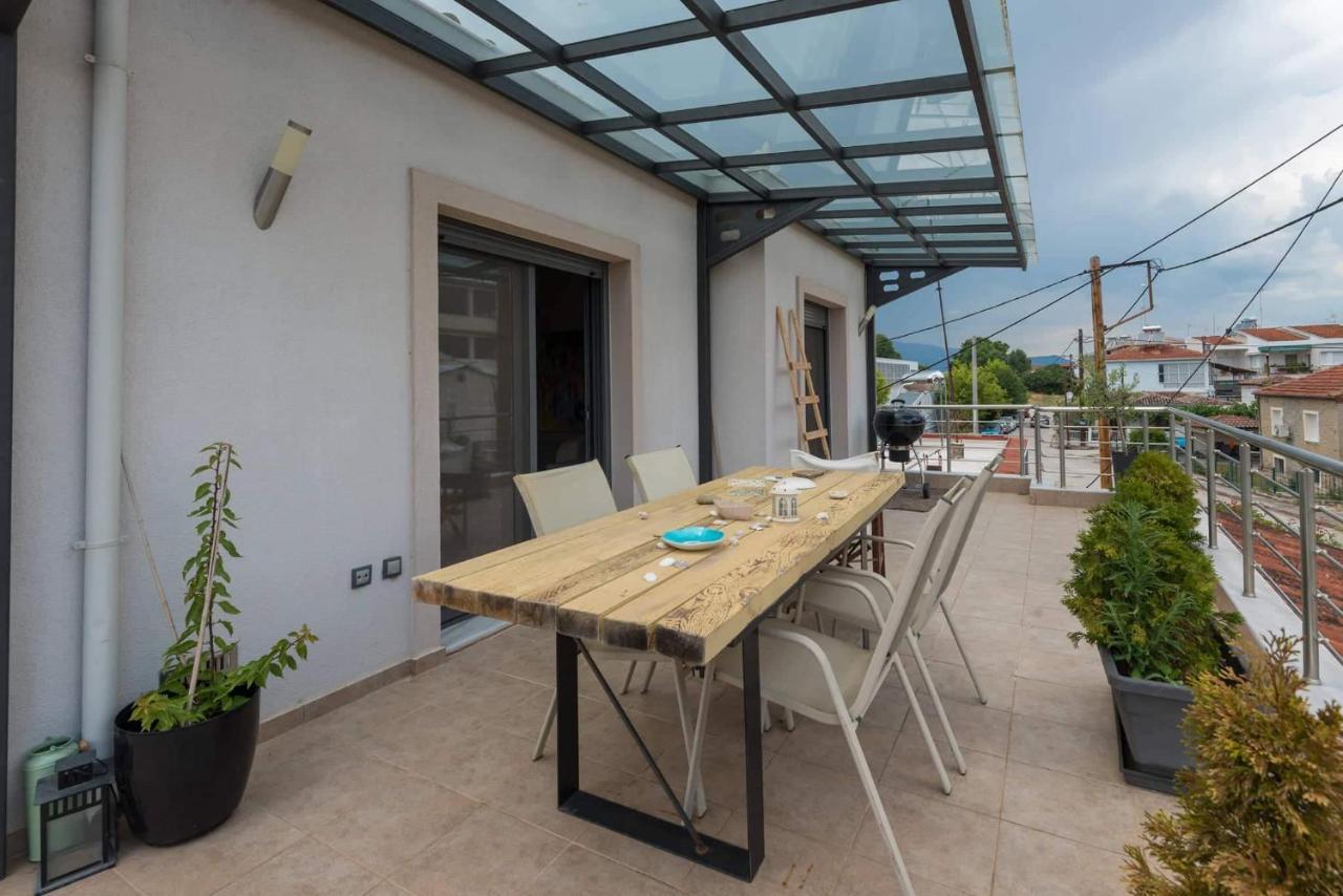 Το Σπίτι Δίπλα Από Το Ποτάμι Apartment Trikala  Exterior photo