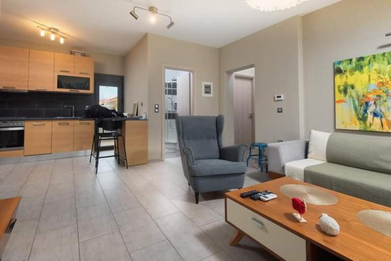 Το Σπίτι Δίπλα Από Το Ποτάμι Apartment Trikala  Exterior photo
