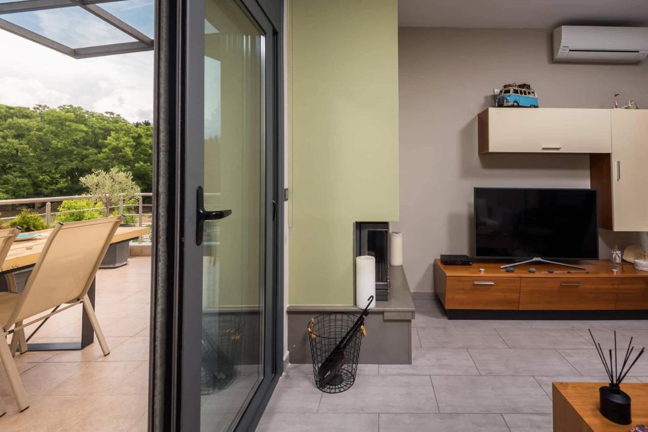 Το Σπίτι Δίπλα Από Το Ποτάμι Apartment Trikala  Exterior photo